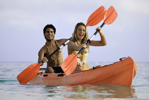 couple-kayaking-in-hawaii