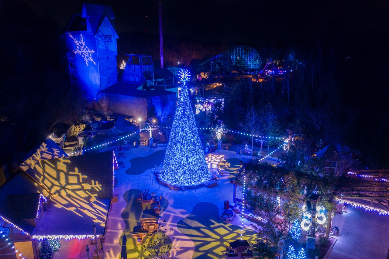 Dollywood at Christmas Time A Holiday Guide VacationRenter Blog