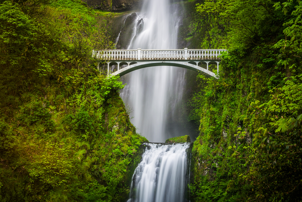 Multnomah Falls and bridge, in the Columbia River Gorge, Oregon.