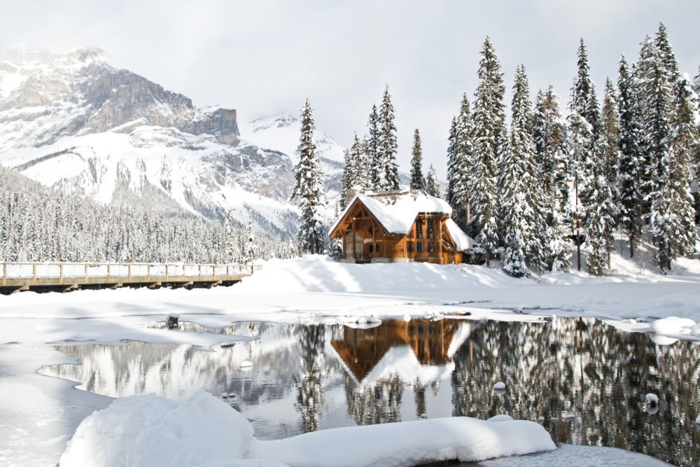 snow-covered-emerald-lake-lodge