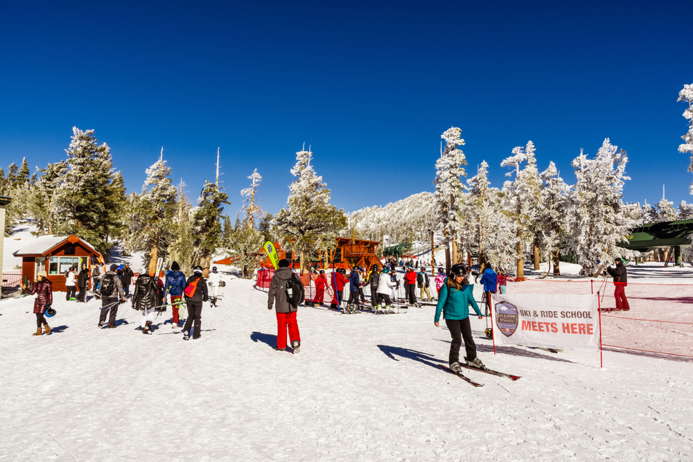 people-at-heavenly-ski-resort