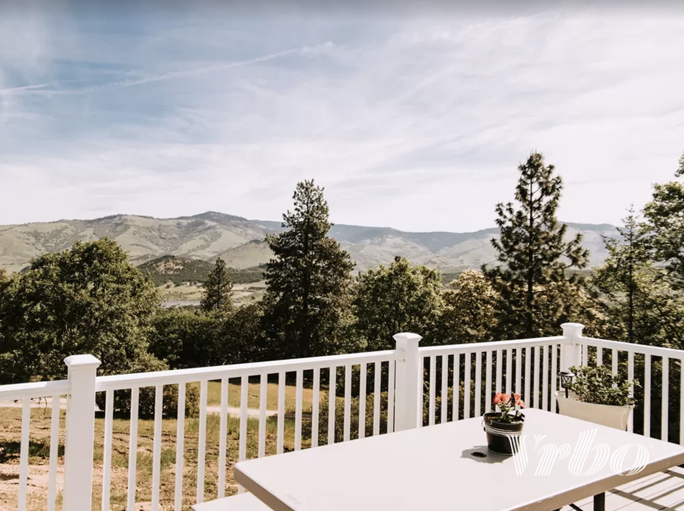 oregon-mountain-views-from-balcony