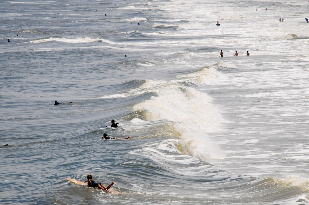 people-surfing-in-st-augustine