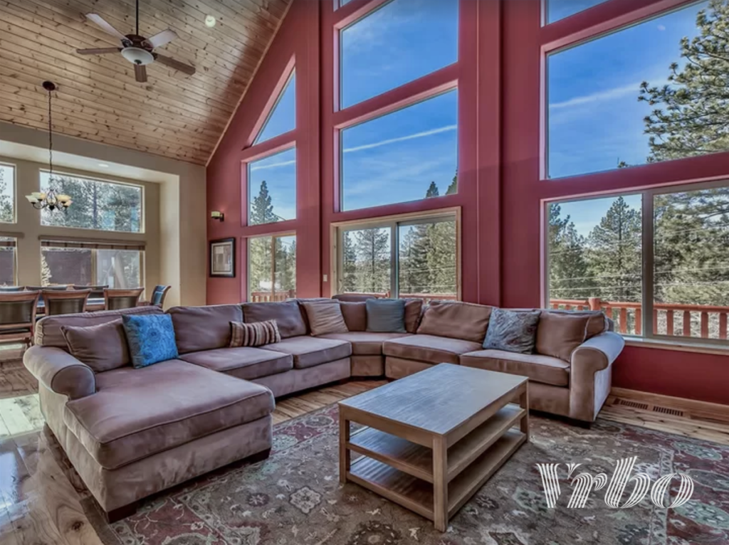 lake-tahoe-spacious-living-room