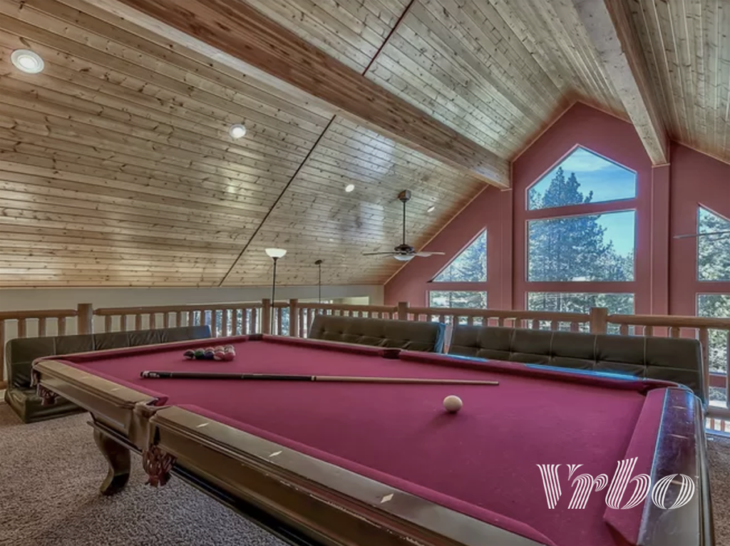 lake-tahoe-pool-table-in-loft