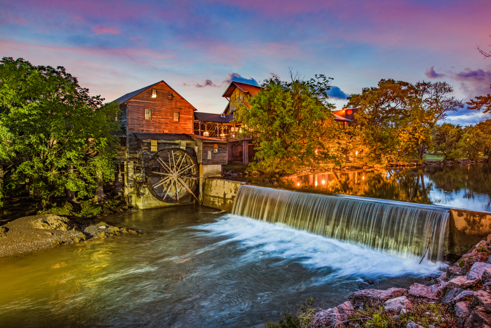 tourist attractions near pigeon forge tn