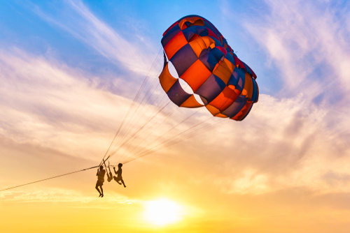 parasailing-sunset