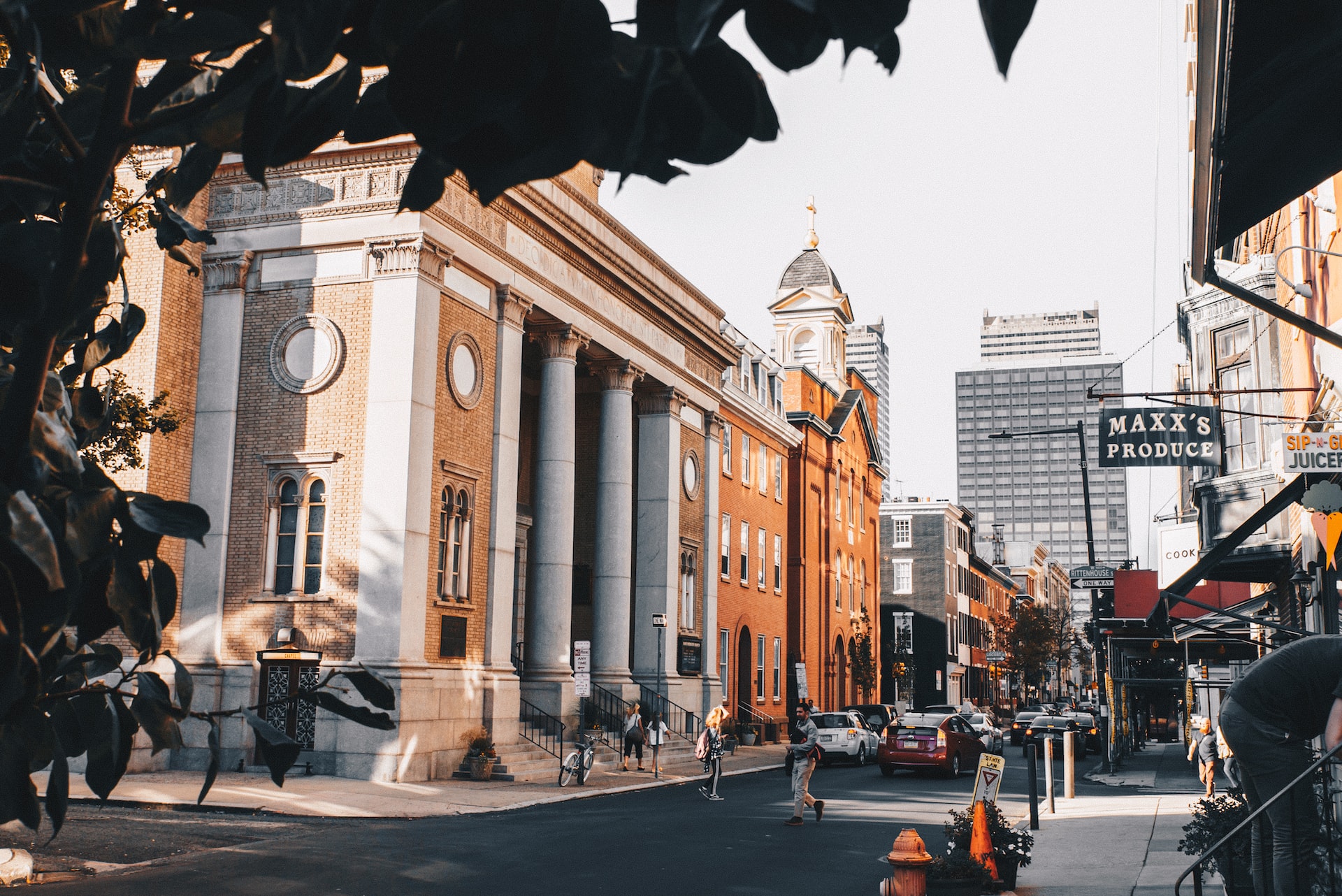 A city shot of downtown Philadelphia.