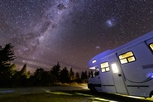 RV-camping-under-the-stars