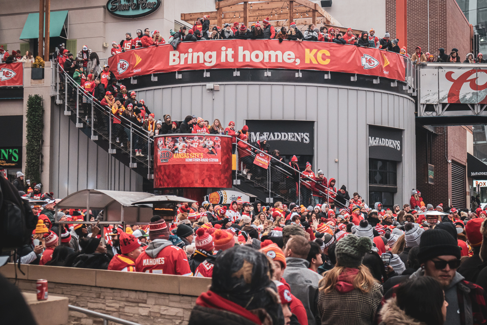 Chiefs-fans-celebrating