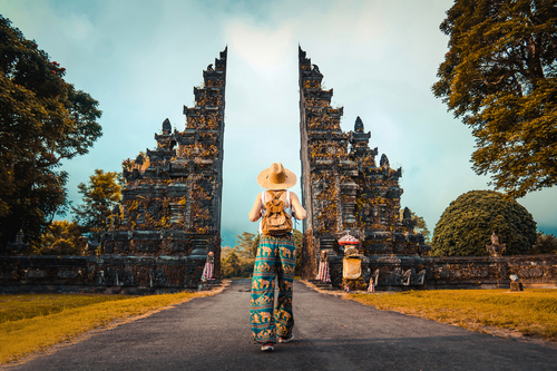 woman-backpacking-in-bali