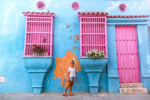 colorful-walls-in-cartagena