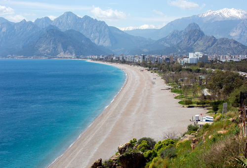 empty-beach-in-turkey