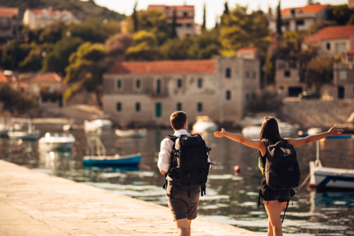 travelers-with-backpacks