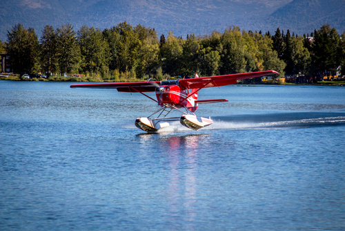 seaplane-on-lake