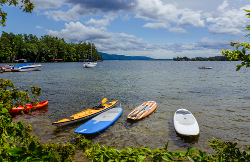paddle-boards-on-lake-george