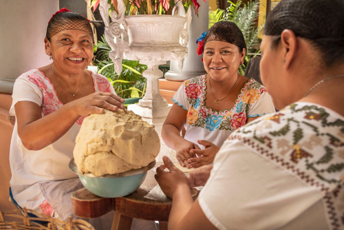 women-making-tortillas