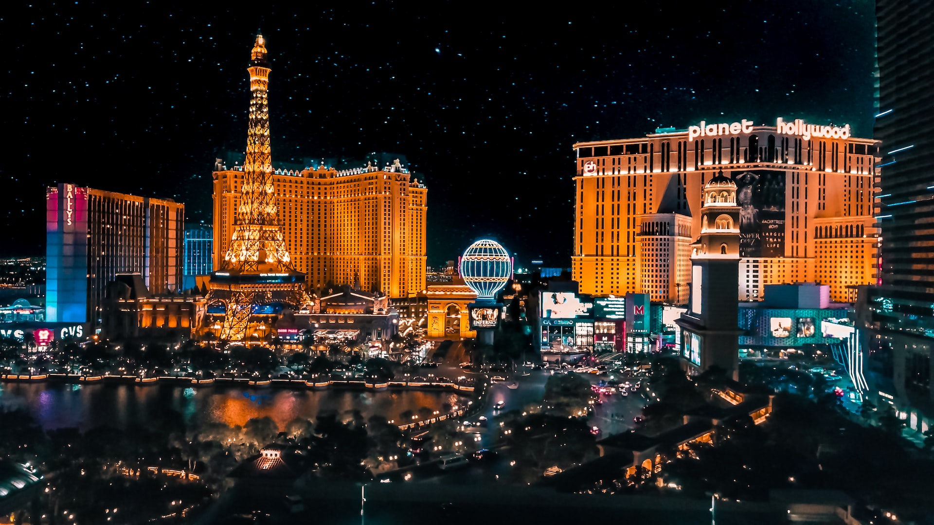 The Las Vegas Strip lit up at nighttime.