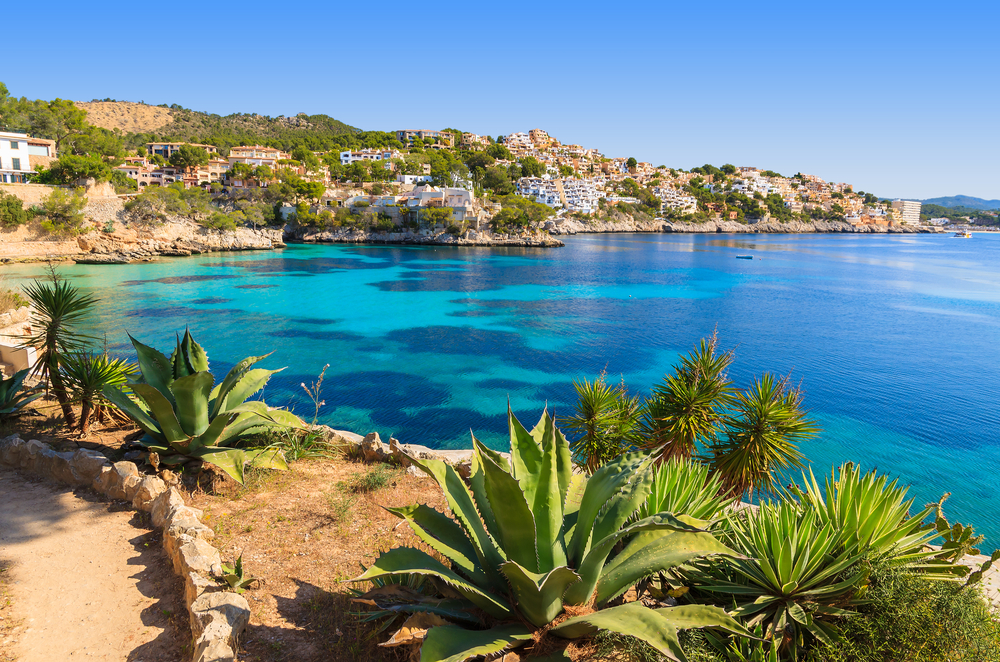 clear-blue-water-in-mallorca