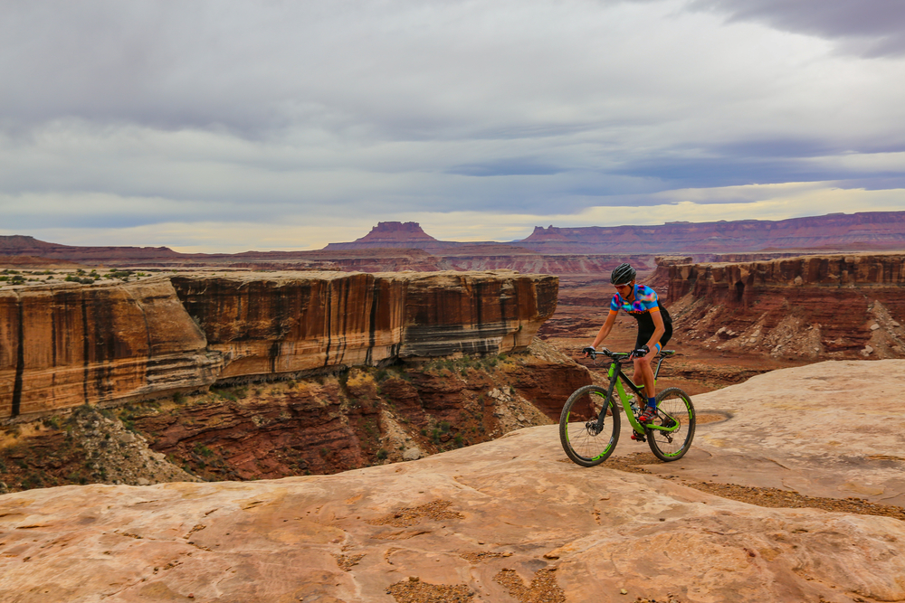 biking-in-canyonlands