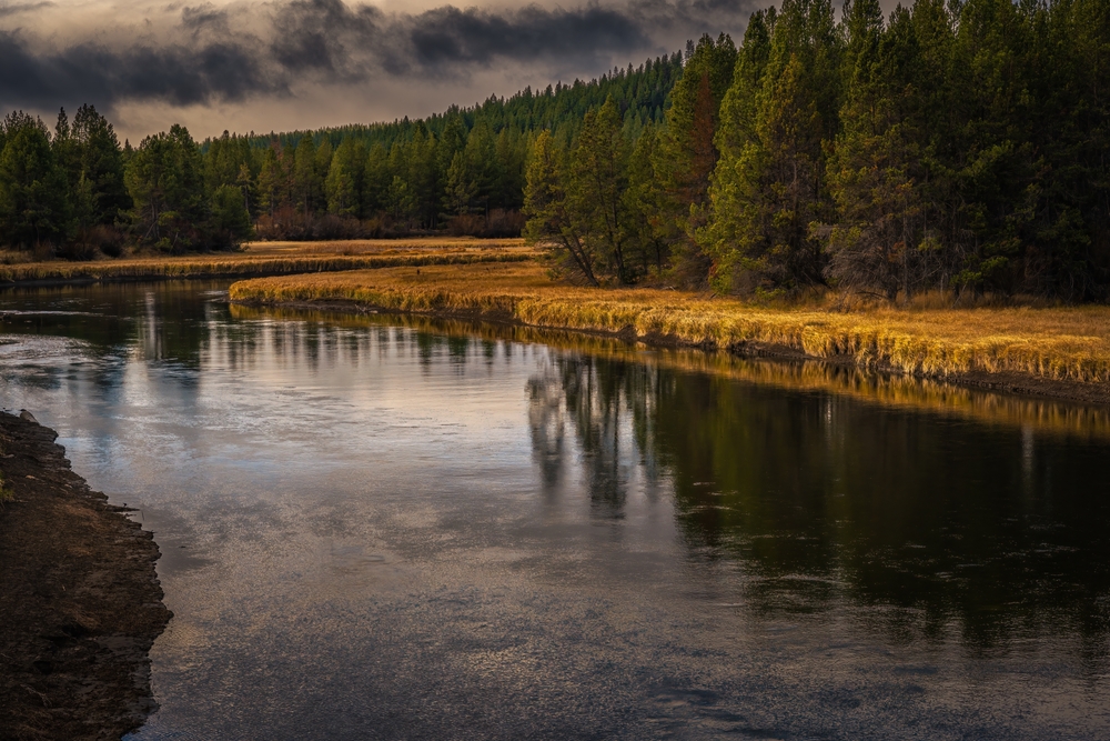 The winding Deschuttes River in Sunriver, Oregon.